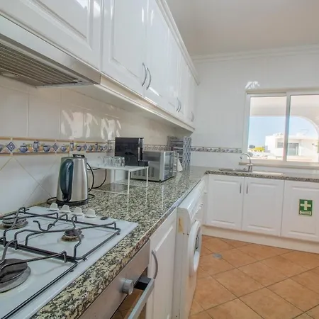 #024 Bright House In Gale With Shared Pool * Albufeira