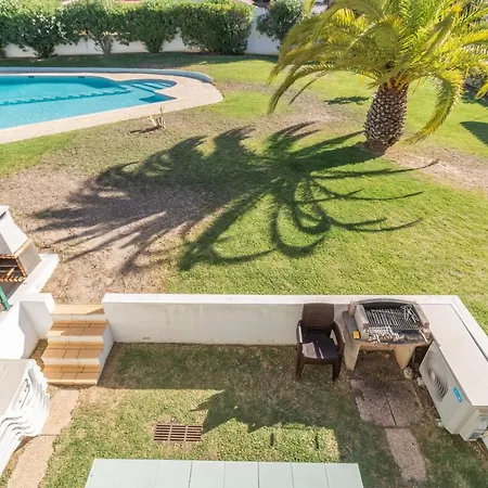 #024 Bright House In Gale With Shared Pool *